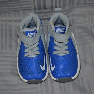 Nike 'Team Hustle D7'